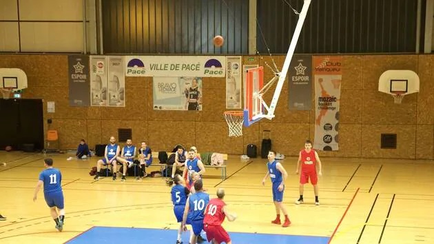 Dans la série "Section solidaire" : le basket organise un match solidaire "gendarmes contre pompiers"